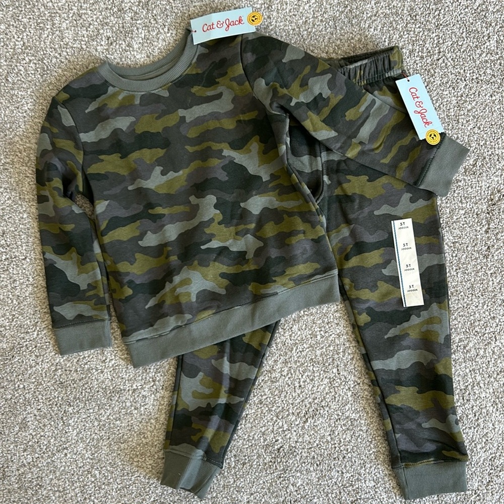 Cat & Jack Matching Sweats Sets - 5T - Picture 2 of 4